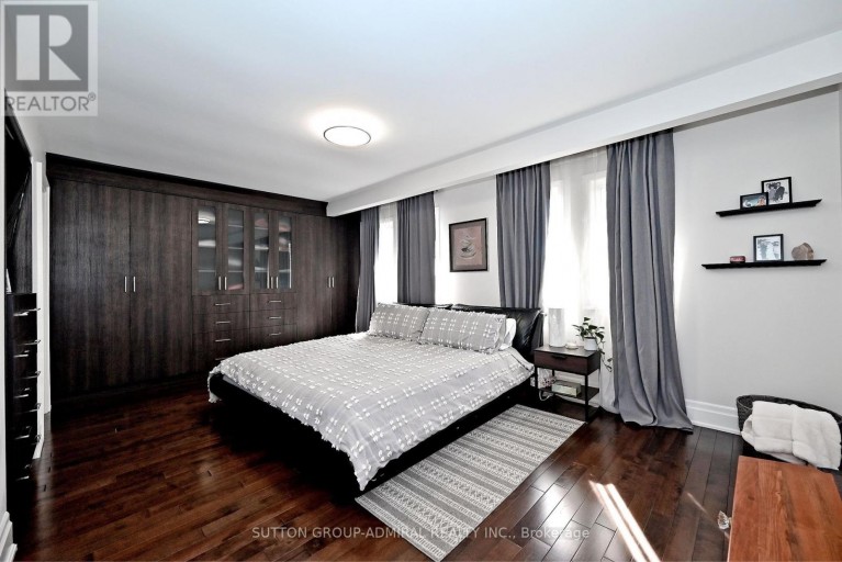 62 CASTLEHILL ROAD, Vaughan (Maple), Ontario, L6A1N8