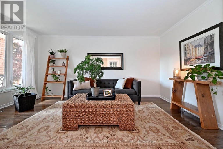 62 CASTLEHILL ROAD, Vaughan (Maple), Ontario, L6A1N8