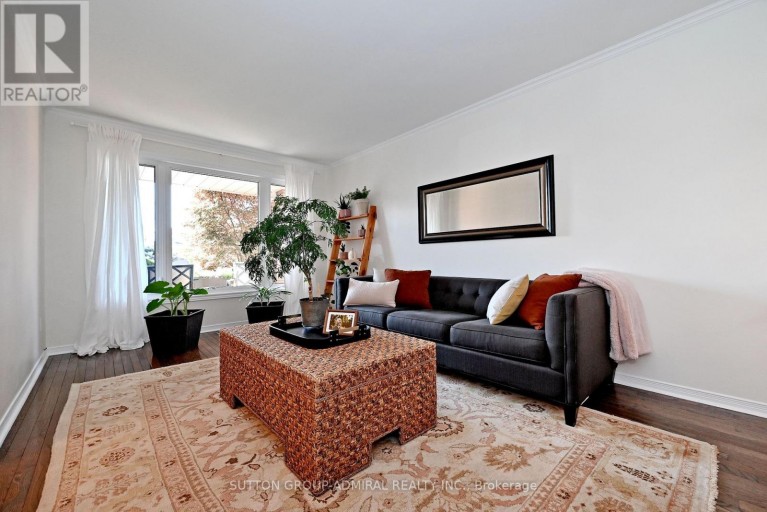 62 CASTLEHILL ROAD, Vaughan (Maple), Ontario, L6A1N8