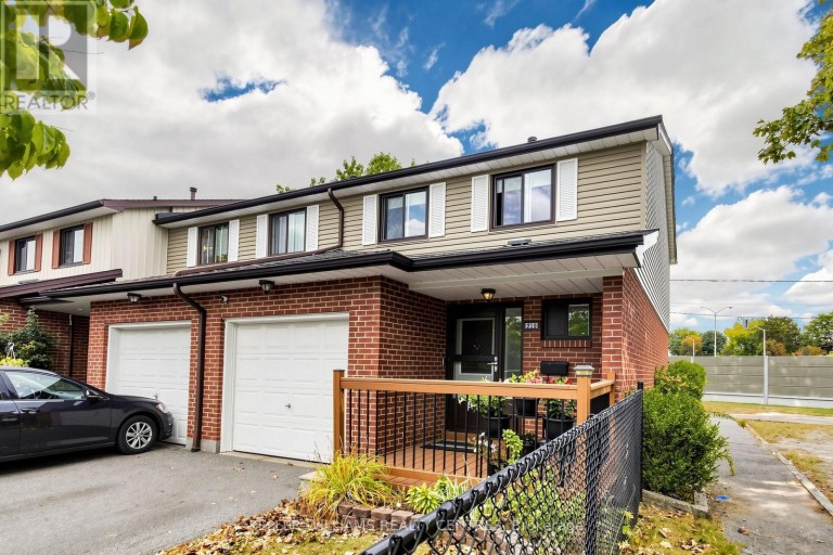 215 - 215 BARONWOOD COURT, Brampton (Brampton North), Ontario, L6V3H9