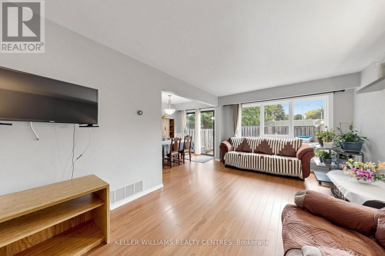 215 - 215 BARONWOOD COURT, Brampton (Brampton North), Ontario, L6V3H9
