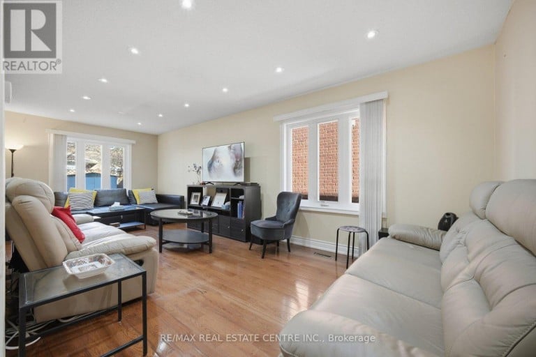 22 FAYWOOD DRIVE, Brampton (Fletcher's West), Ontario, L6Y4K3