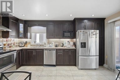 22 FAYWOOD DRIVE Brampton (Fletcher's West) Ontario photo 16