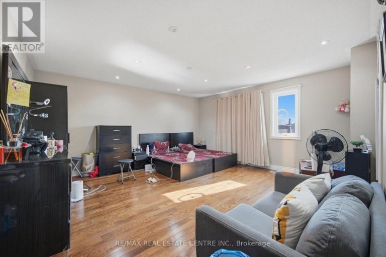 22 FAYWOOD DRIVE, Brampton (Fletcher's West), Ontario, L6Y4K3