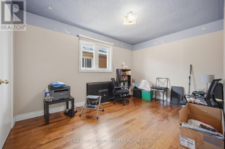 22 FAYWOOD DRIVE, Brampton (Fletcher's West), Ontario, L6Y4K3