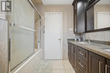 22 FAYWOOD DRIVE Brampton (Fletcher's West) Ontario photo 32