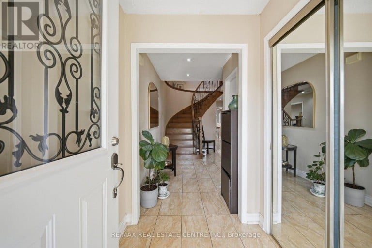 22 FAYWOOD DRIVE, Brampton (Fletcher's West), Ontario, L6Y4K3