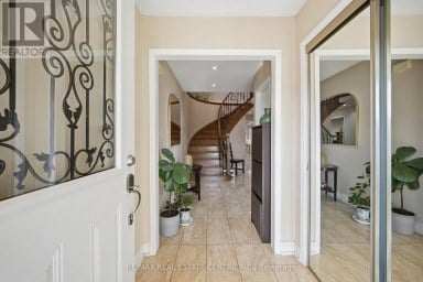 22 FAYWOOD DRIVE Brampton (Fletcher's West) Ontario photo 6
