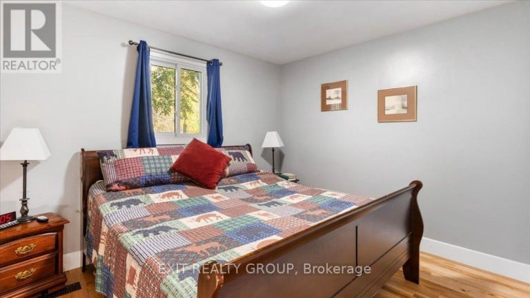 44 HILLCREST DRIVE, Quinte West (Murray Ward), Ontario, K8V0M6