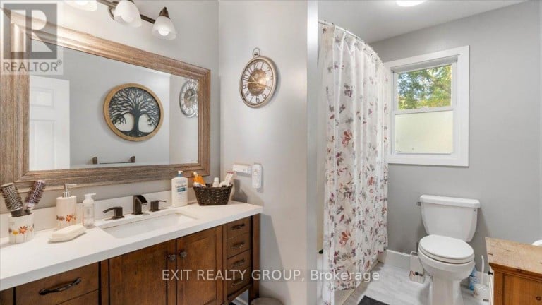 44 HILLCREST DRIVE, Quinte West (Murray Ward), Ontario, K8V0M6