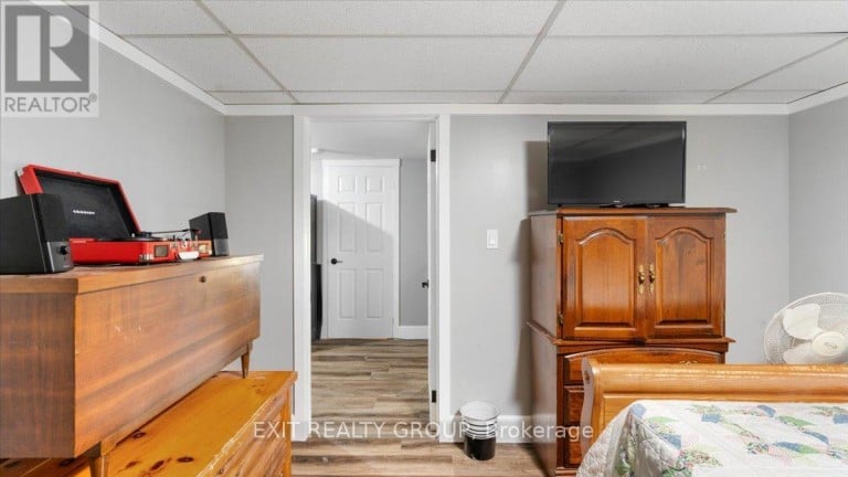 44 HILLCREST DRIVE, Quinte West (Murray Ward), Ontario, K8V0M6