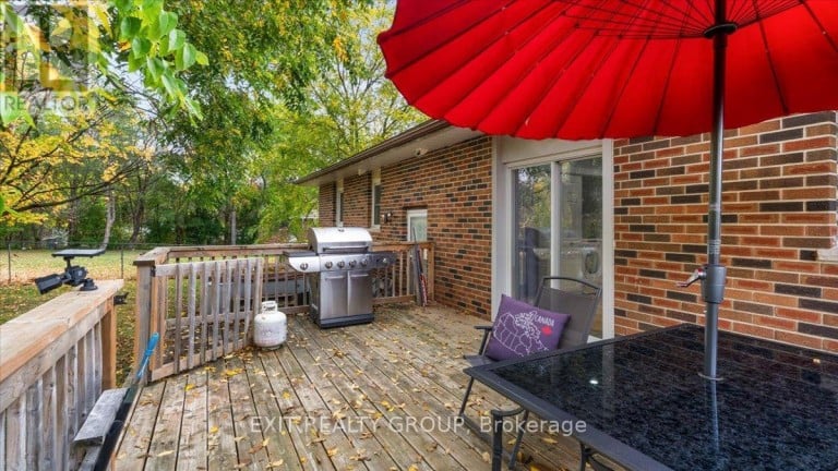 44 HILLCREST DRIVE, Quinte West (Murray Ward), Ontario, K8V0M6