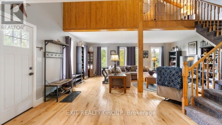 44 HILLCREST DRIVE, Quinte West (Murray Ward), Ontario, K8V0M6