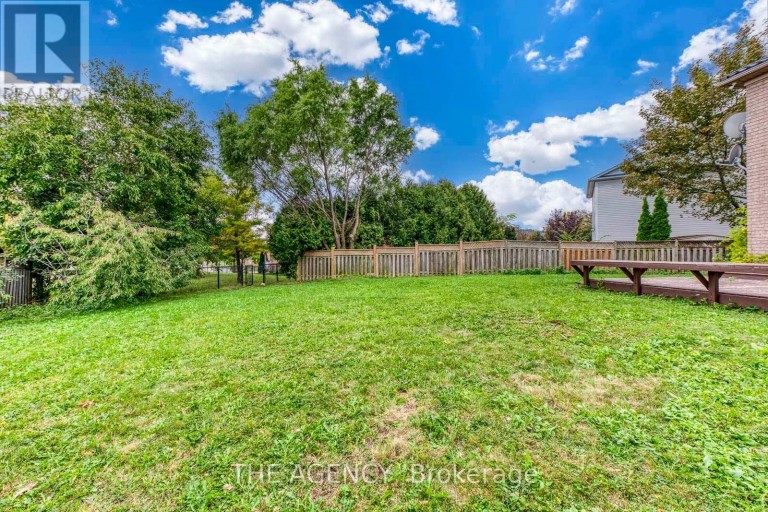 45 PALOMINO PLACE, Whitby (Pringle Creek), Ontario, L1R2V5