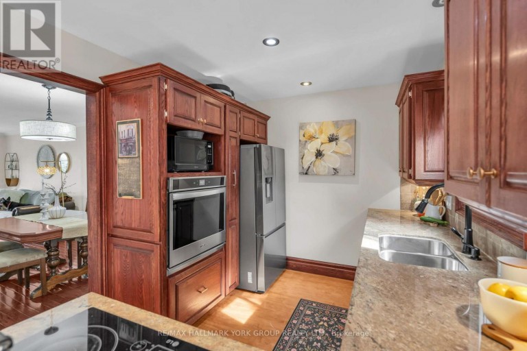 606 HAINES ROAD, Newmarket (Bristol-London), Ontario, L3Y6V5