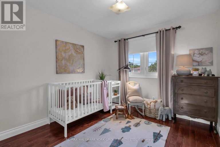 606 HAINES ROAD, Newmarket (Bristol-London), Ontario, L3Y6V5