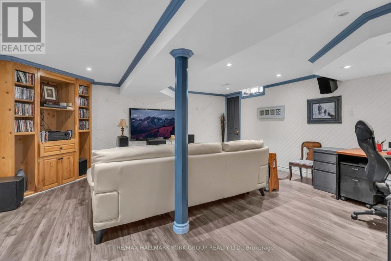 606 HAINES ROAD, Newmarket (Bristol-London), Ontario, L3Y6V5