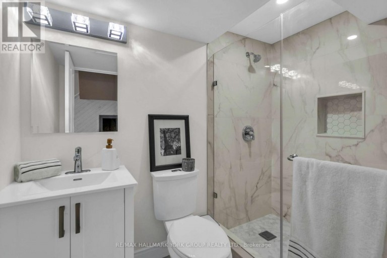 606 HAINES ROAD, Newmarket (Bristol-London), Ontario, L3Y6V5