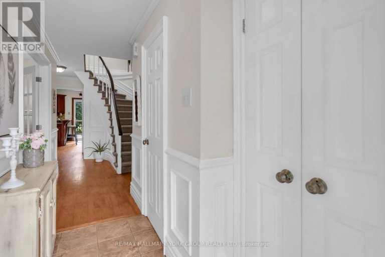 606 HAINES ROAD, Newmarket (Bristol-London), Ontario, L3Y6V5