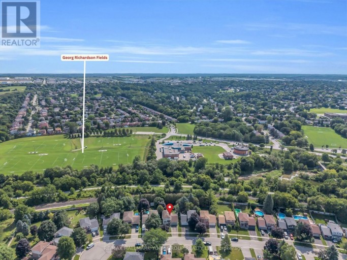 606 HAINES ROAD, Newmarket (Bristol-London), Ontario, L3Y6V5