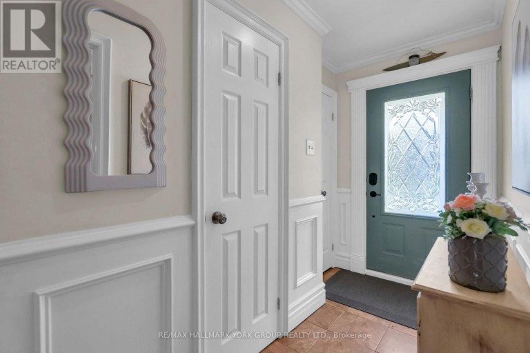 606 HAINES ROAD, Newmarket (Bristol-London), Ontario, L3Y6V5