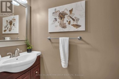 606 HAINES ROAD Newmarket (Bristol-London) Ontario photo 6