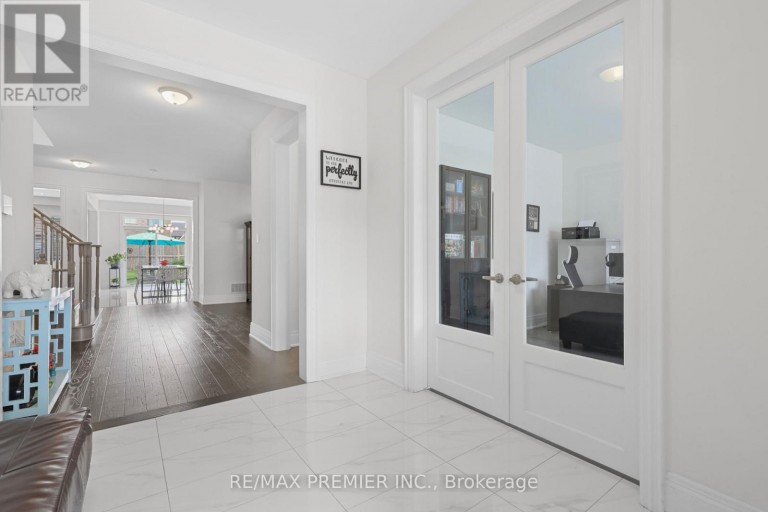 28 SAMUEL CRESCENT, Springwater (Centre Vespra), Ontario, L9X0S3
