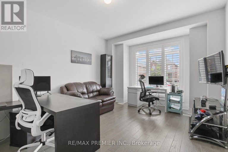 28 SAMUEL CRESCENT, Springwater (Centre Vespra), Ontario, L9X0S3