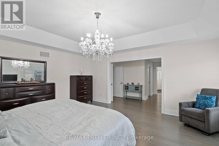 28 SAMUEL CRESCENT, Springwater (Centre Vespra), Ontario, L9X0S3