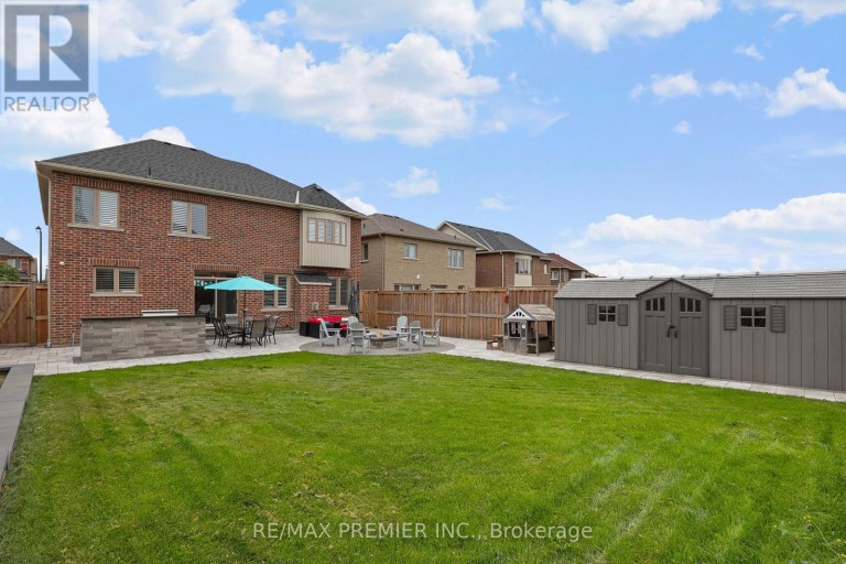 28 SAMUEL CRESCENT, Springwater (Centre Vespra), Ontario, L9X0S3