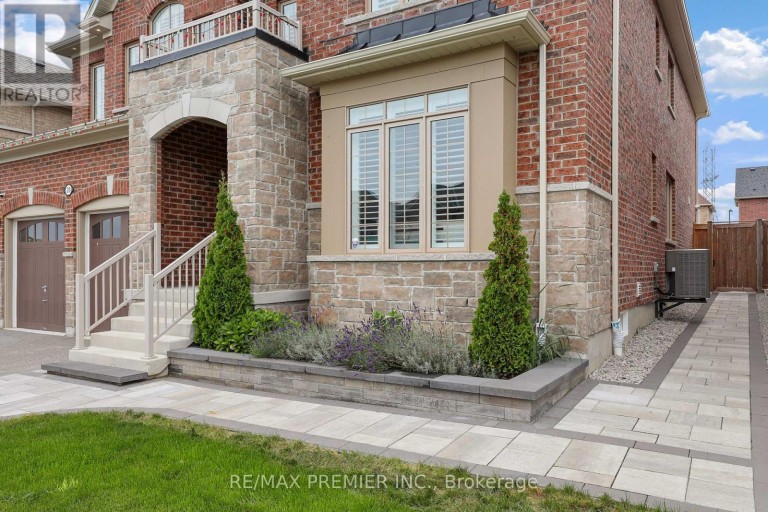 28 SAMUEL CRESCENT, Springwater (Centre Vespra), Ontario, L9X0S3