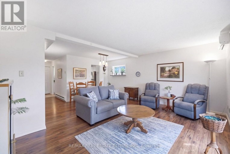 25 SCOTTSDALE COURT, Brampton (Brampton East), Ontario, L6W3R8