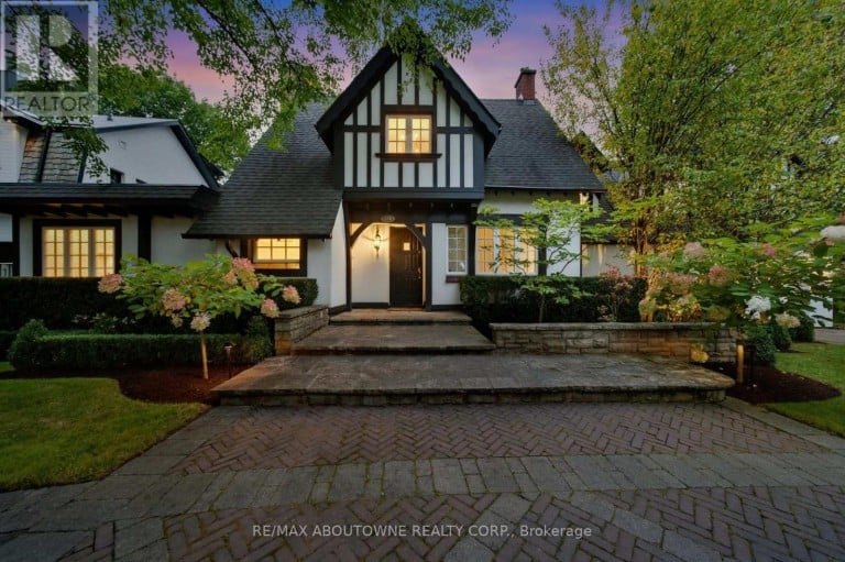 426 TRAFALGAR ROAD, Oakville (OO Old Oakville), Ontario, L6J3H7