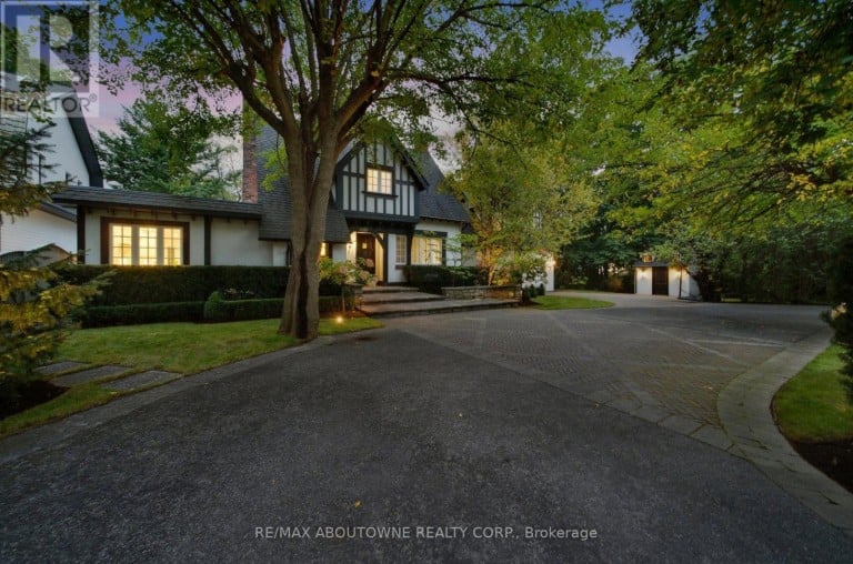 426 TRAFALGAR ROAD, Oakville (OO Old Oakville), Ontario, L6J3H7
