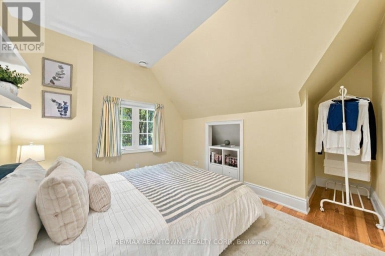 426 TRAFALGAR ROAD, Oakville (OO Old Oakville), Ontario, L6J3H7