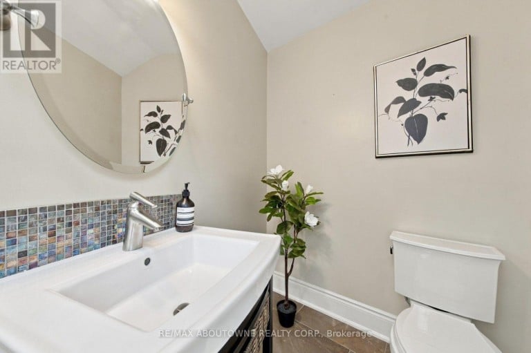 426 TRAFALGAR ROAD, Oakville (OO Old Oakville), Ontario, L6J3H7