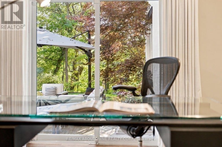 426 TRAFALGAR ROAD, Oakville (OO Old Oakville), Ontario, L6J3H7