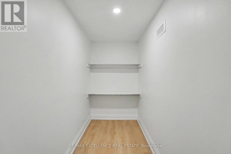 311 EAST 14TH STREET, Hamilton (Hill Park), Ontario, L9A4C1
