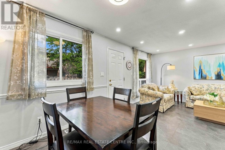 4 - 899 STONE CHURCH ROAD E, Hamilton (Quinndale), Ontario, L8W1B2
