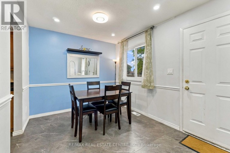4 - 899 STONE CHURCH ROAD E, Hamilton (Quinndale), Ontario, L8W1B2