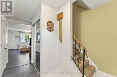 4 - 899 STONE CHURCH ROAD E Hamilton (Quinndale) Ontario photo 3