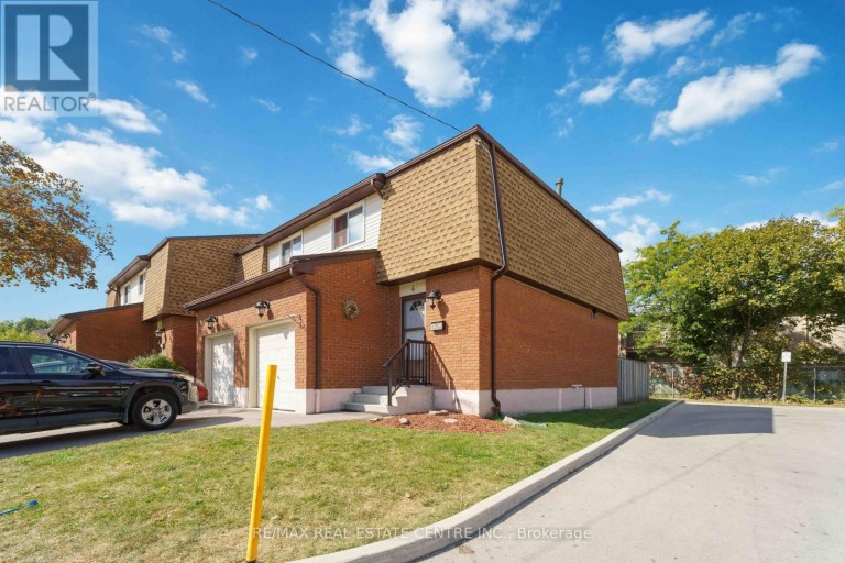 4 - 899 STONE CHURCH ROAD E, Hamilton (Quinndale), Ontario, L8W1B2
