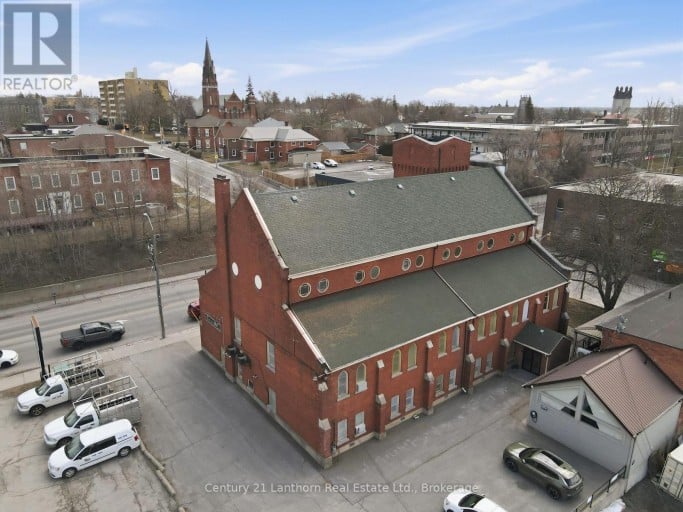 34 VICTORIA AVENUE, Belleville (Belleville Ward), Ontario, K8N1Z4