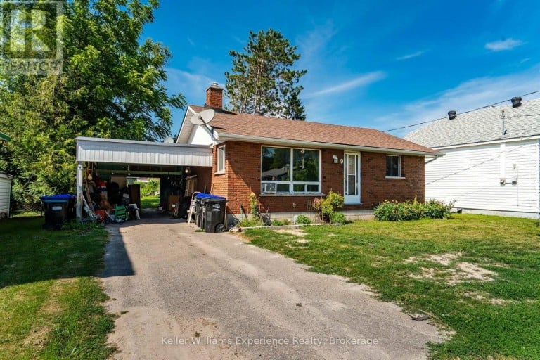 9 WOLFE STREET, Penetanguishene, Ontario, L9M1B9