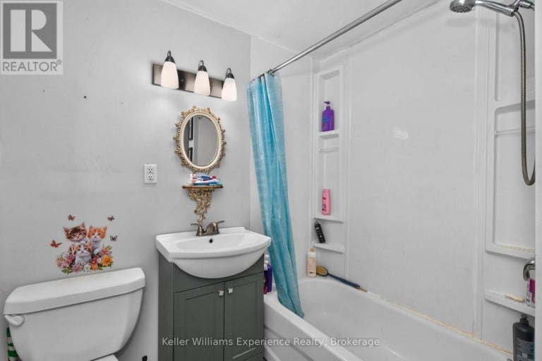 9 WOLFE STREET, Penetanguishene, Ontario, L9M1B9