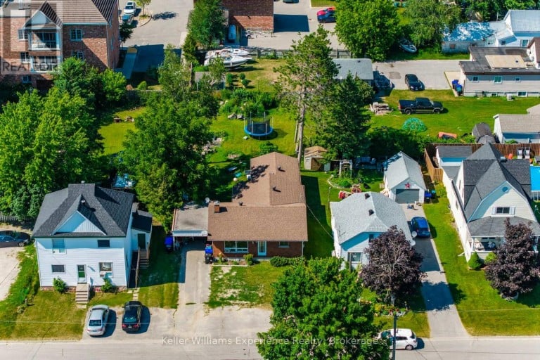 9 WOLFE STREET, Penetanguishene, Ontario, L9M1B9