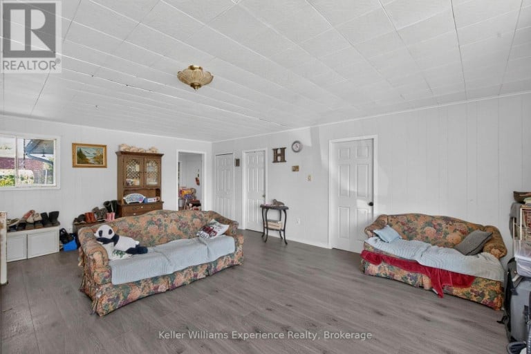 9 WOLFE STREET, Penetanguishene, Ontario, L9M1B9