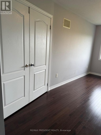 98 DAVENFIELD CIRCLE, Brampton (Bram East), Ontario, L6P4M1