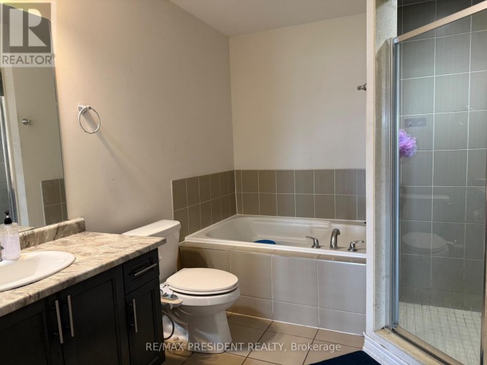 98 DAVENFIELD CIRCLE, Brampton (Bram East), Ontario, L6P4M1