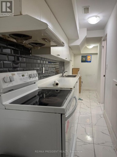 98 DAVENFIELD CIRCLE, Brampton (Bram East), Ontario, L6P4M1